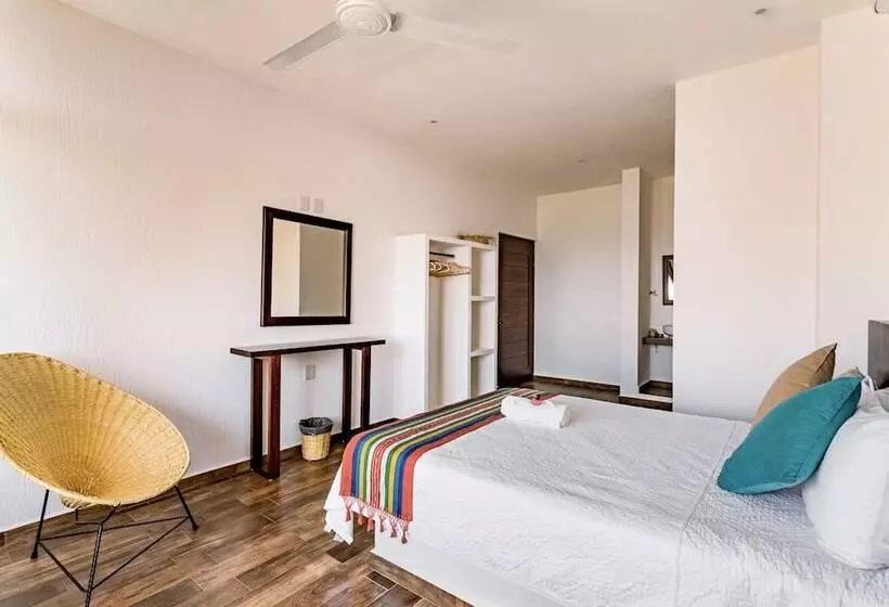 Punta Kai Hotel & Hostal