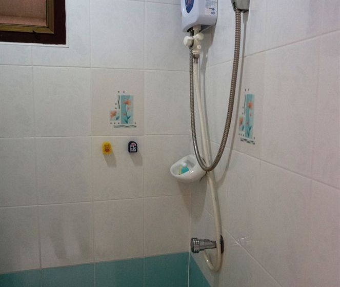 هتل Baan Taweesuk Guest House