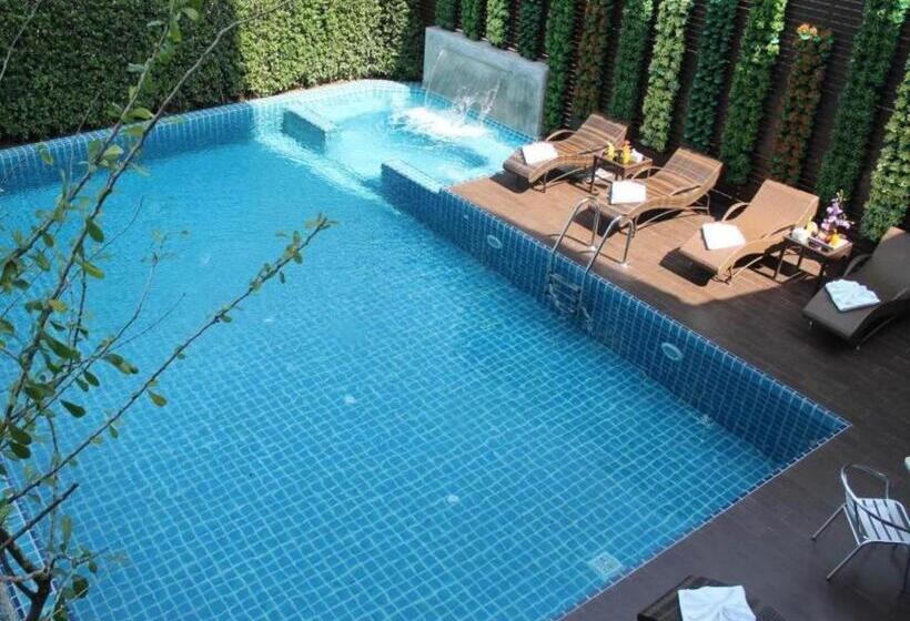 Отель Chariot Pattaya