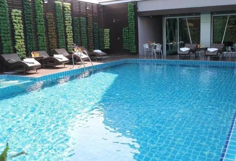 ホテル Chariot Pattaya