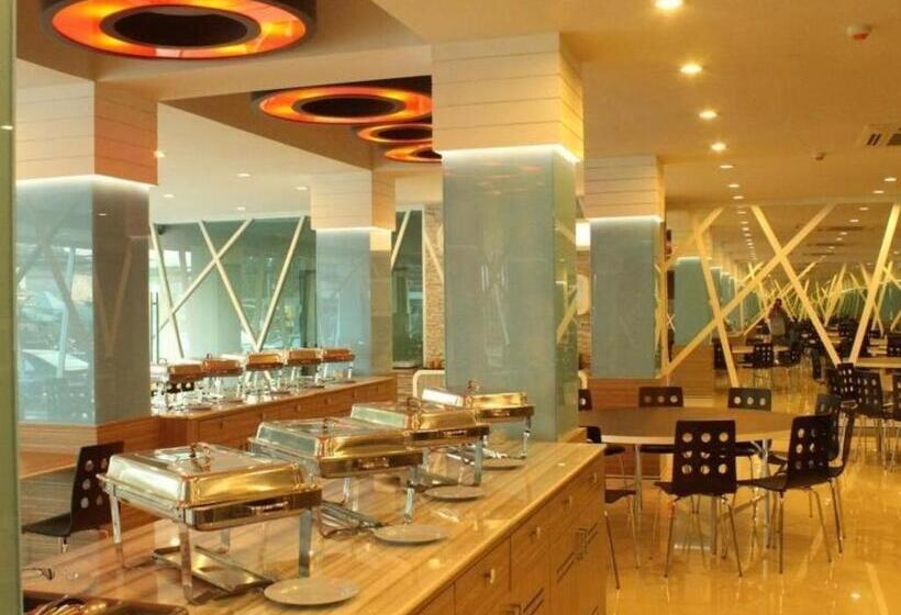 Отель Chariot Pattaya