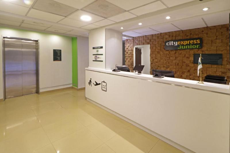 فندق City Express Junior By Marriott Toluca Aeropuerto