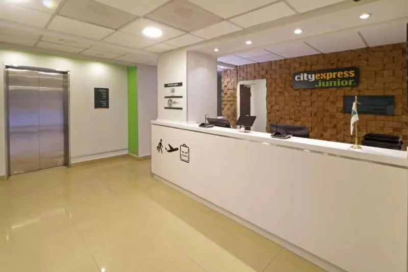 فندق City Express Junior By Marriott Toluca Aeropuerto