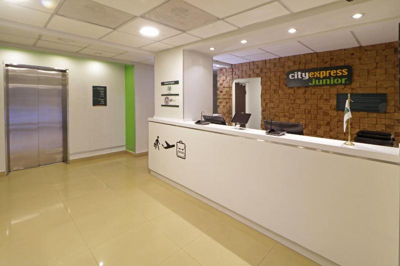 فندق City Express Junior By Marriott Toluca Aeropuerto