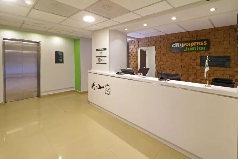 فندق City Express Junior By Marriott Toluca Aeropuerto