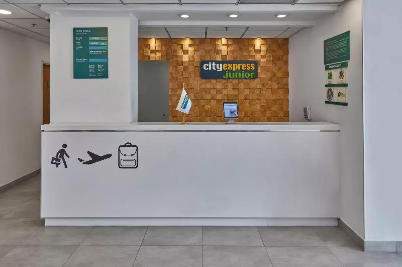 فندق City Express Junior By Marriott Toluca Aeropuerto