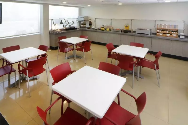 فندق City Express Junior By Marriott Toluca Aeropuerto