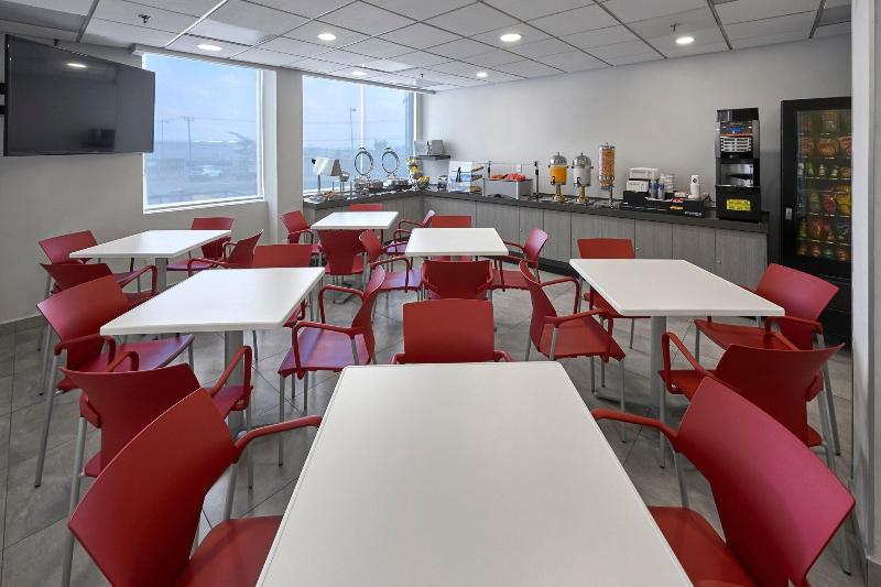 فندق City Express Junior By Marriott Toluca Aeropuerto