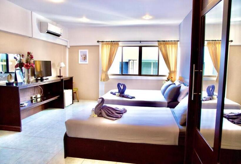 호텔 Golden Guesthouse By The Beach Cha Am