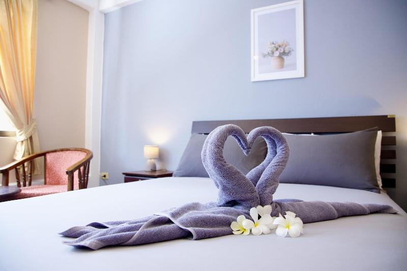 호텔 Golden Guesthouse By The Beach Cha Am