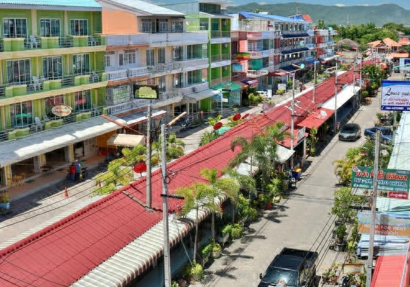 호텔 Golden Guesthouse By The Beach Cha Am