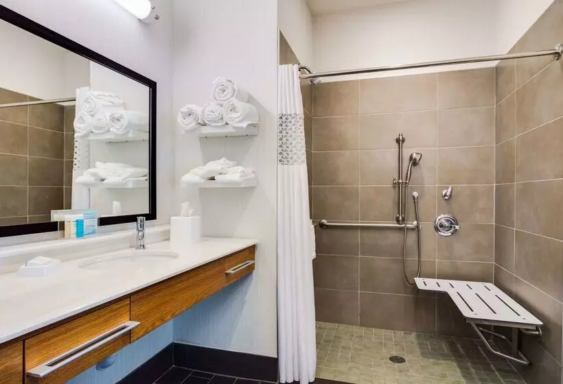 Отель Hampton Inn & Suites Rome