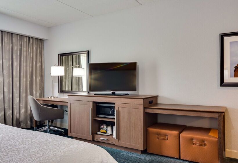 فندق Hampton Inn & Suites Rome