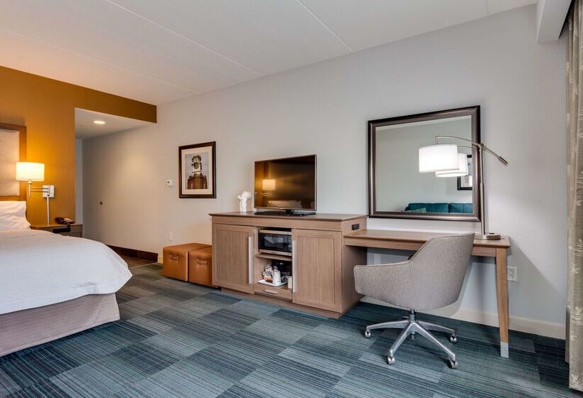 فندق Hampton Inn & Suites Rome