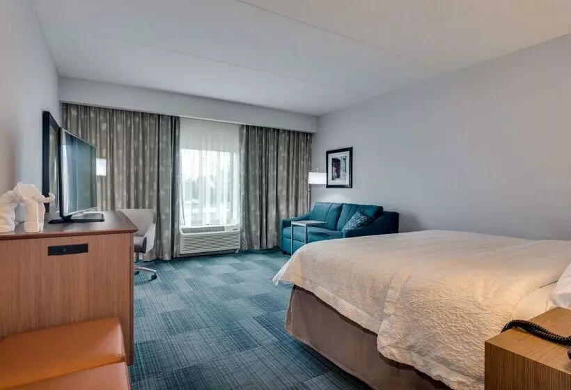 Отель Hampton Inn & Suites Rome