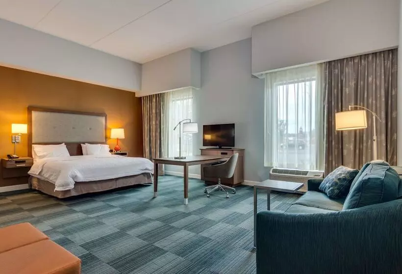 Отель Hampton Inn & Suites Rome