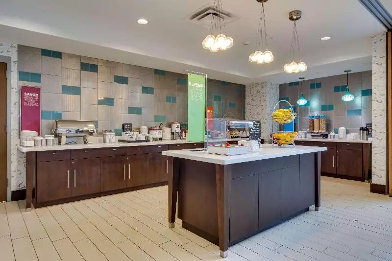 Отель Hampton Inn & Suites Rome