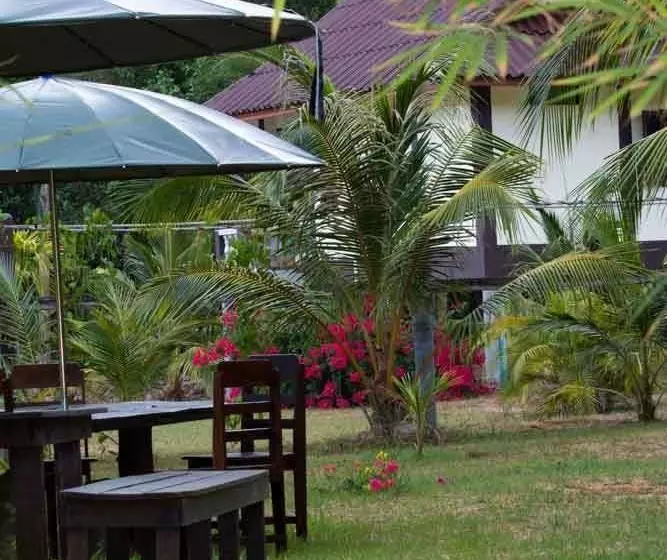 בית מלון כפרי Hin Bhai Resort