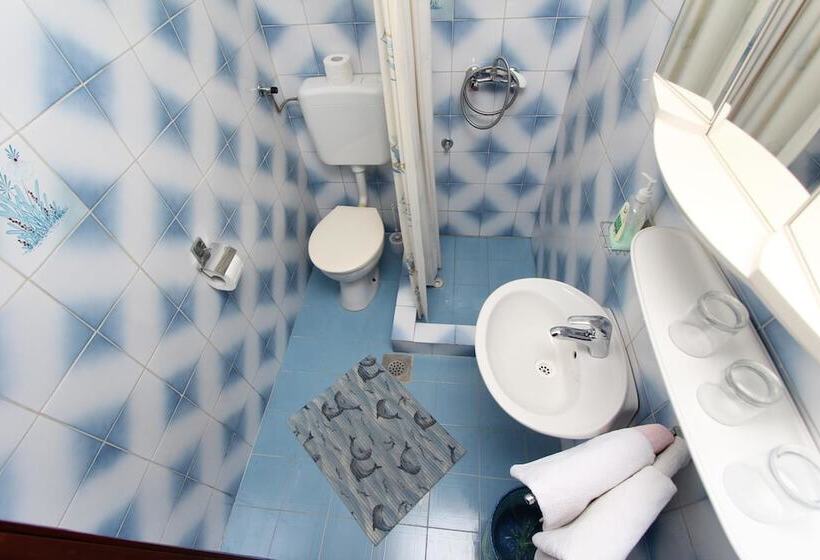 Отель Room And Apartments Mariza