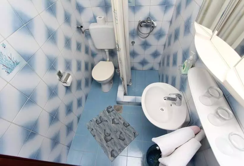 Отель Room And Apartments Mariza