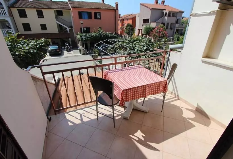 Отель Room And Apartments Mariza