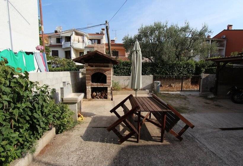 ホテル Room And Apartments Mariza