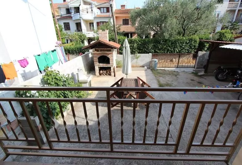 Отель Room And Apartments Mariza