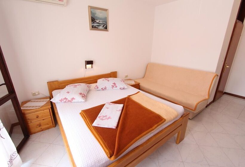 ホテル Room And Apartments Mariza