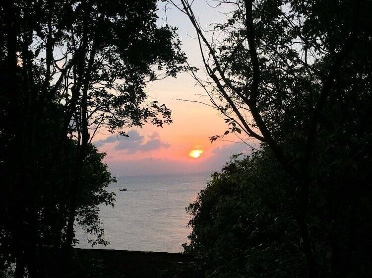 Отель Sea Breeze Resort   Sha Plus