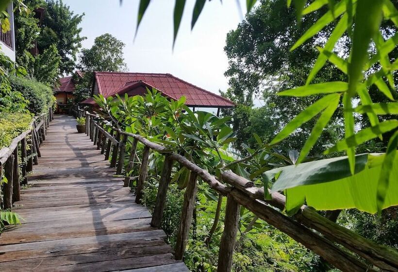 Отель Sea Breeze Resort   Sha Plus