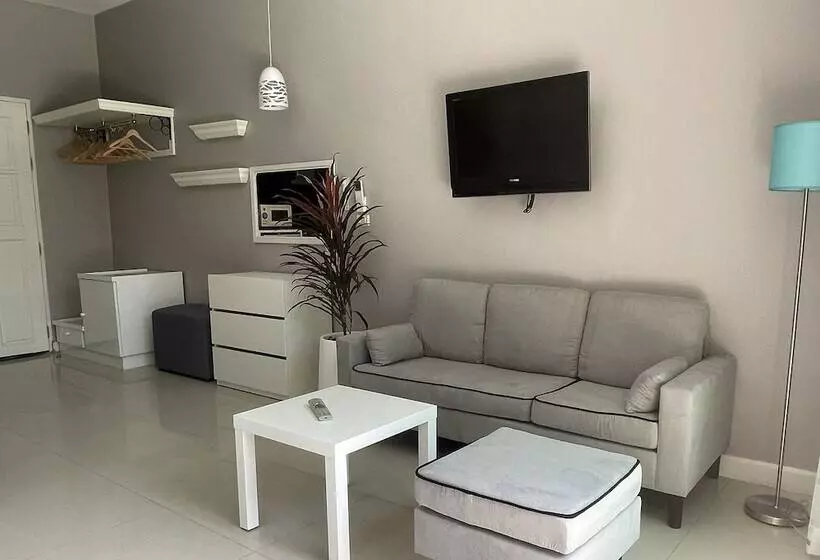 هتل Thalassa Pool Kata Beach