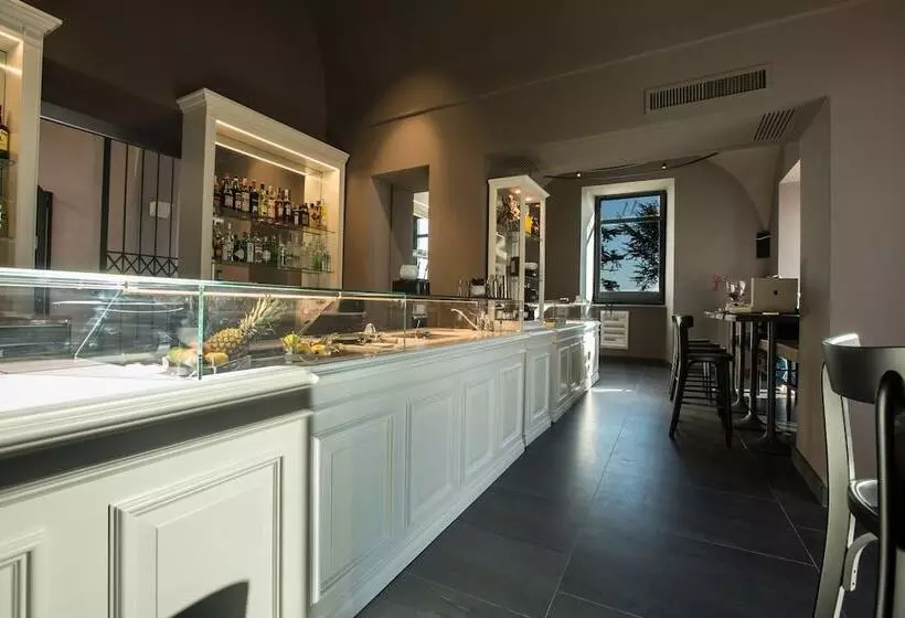 Отель Villa Avellino Historic Residence