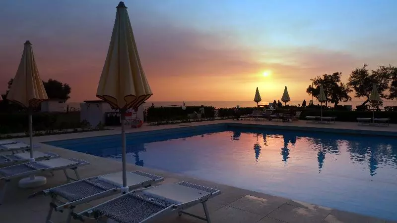 酒店 Voi Tropea Beach Resort