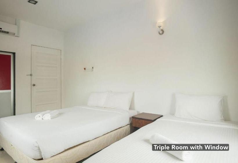 ホテル Senyum Inn