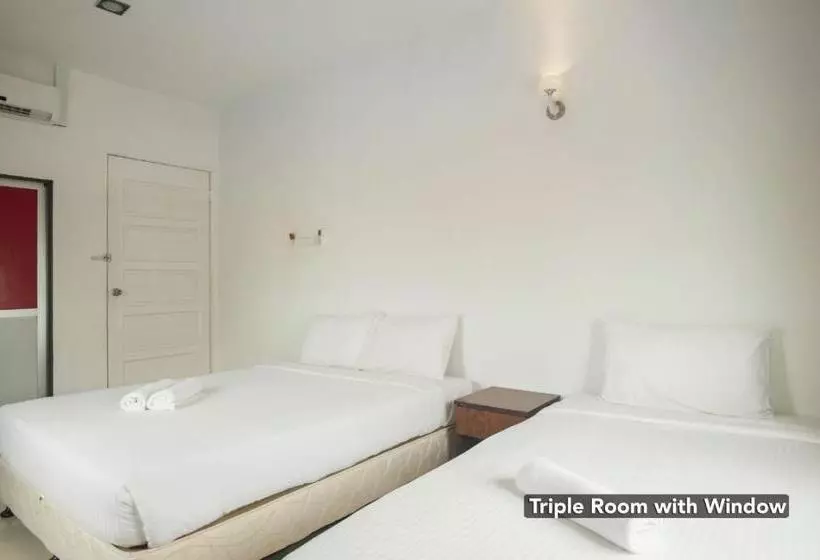 Отель Senyum Inn