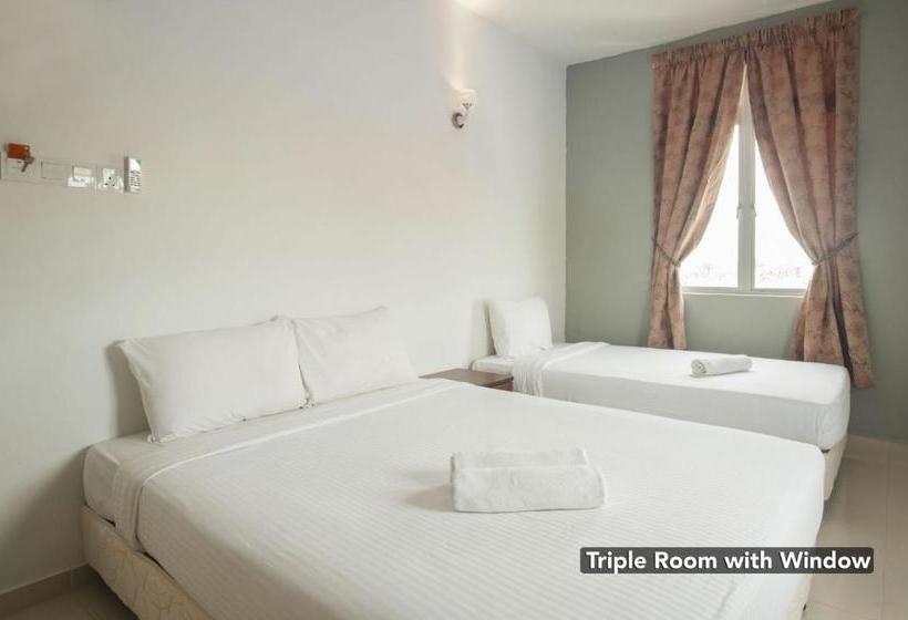 ホテル Senyum Inn