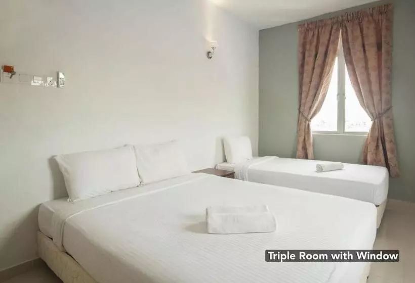 Отель Senyum Inn