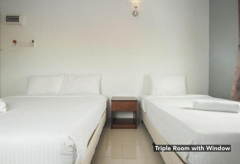 ホテル Senyum Inn