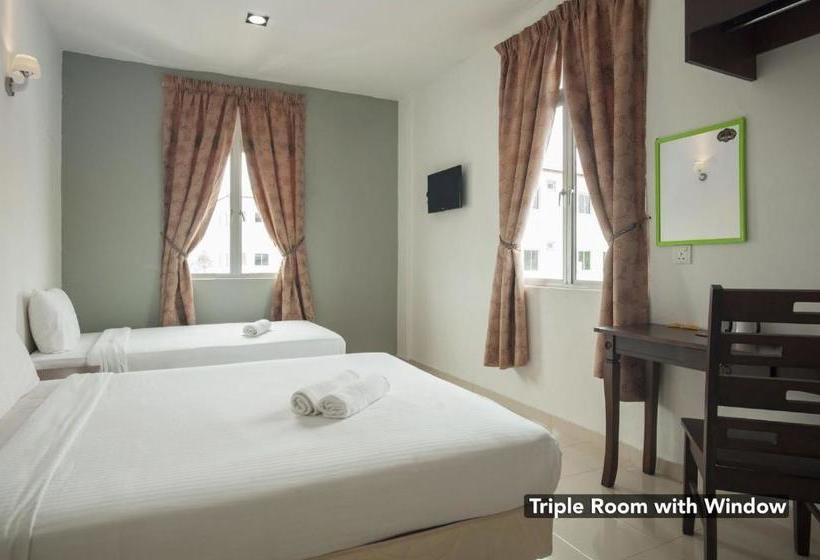 ホテル Senyum Inn