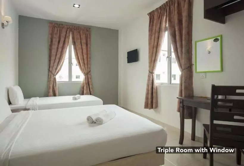 Отель Senyum Inn