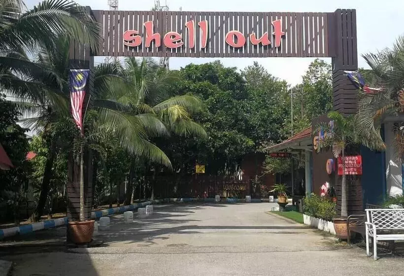 Motel Shell Out Cenang Beach Resort