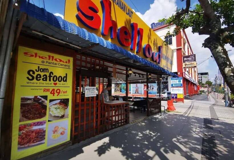 فندق على الطريق Shell Out Cenang Beach Resort