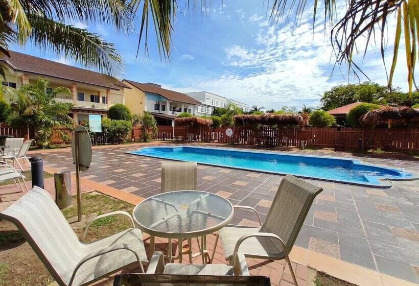 فندق على الطريق Shell Out Cenang Beach Resort