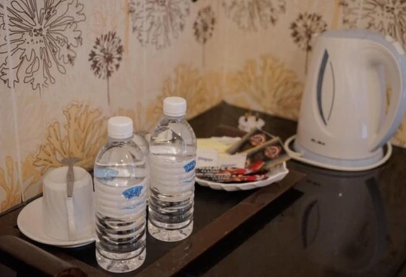 فندق على الطريق Shell Out Cenang Beach Resort