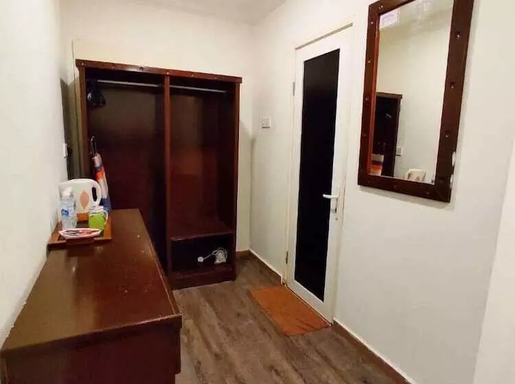 Motel Shell Out Cenang Beach Resort