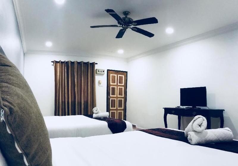 فندق على الطريق Shell Out Cenang Beach Resort