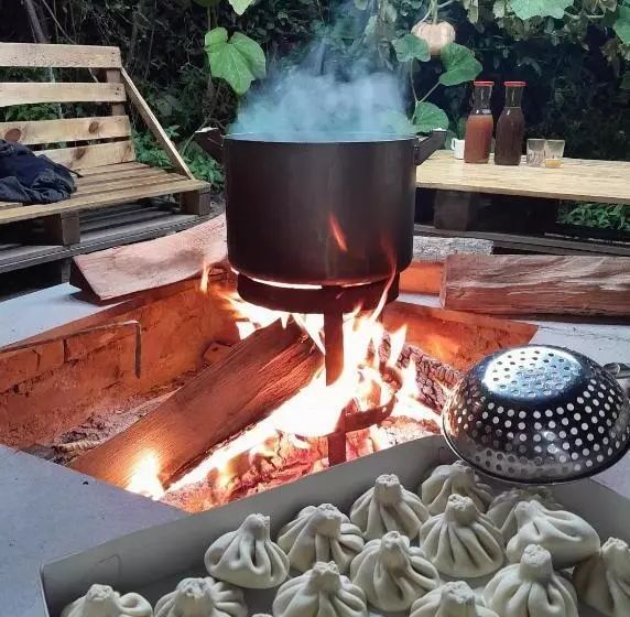 تختخواب و صبحانه Nargizaanta