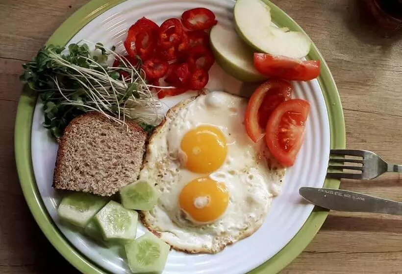 تختخواب و صبحانه Nargizaanta