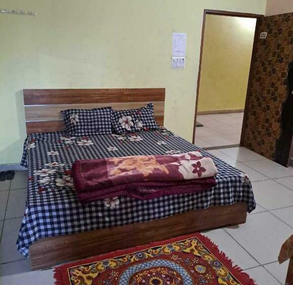 호텔 Spot On Stacy Guest House