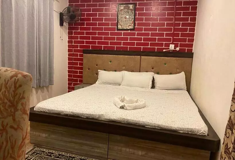 هتل The Glasshouse